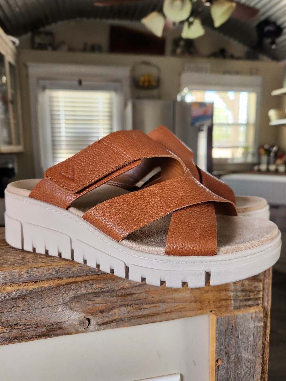 VIONIC Women's Uptown Sunset Slides Sandals Size 8.5 Wide